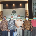 Jumat (27/11/2020), Pokja Pemekaran Desa Tulungrejo melakukan audiensi dengan Kajari Batu Supriyanto bertempat di Ruangan Kepala Kejaksaan Negeri Kota Batu. (foto: ist)