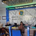 Pelayanan pertanahan di Kantah Gresik. Foto: Ist