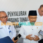 Mensos RI, Saifullah Yusuf saat memberi keterangan kepada awak media. Foto: Yudi Arianto/BANGSAONLINE