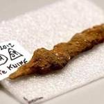 Sebuah pisau besi yang ditemukan di pemukiman 2.500 tahun ditemukan di Pocklington. foto: repro mirror.co.uk