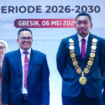 Rian Pramana Suwandi (kanan) usai dikukuhkan menjadi Rektor Unigres periode 2026-2030. Foto: Ist