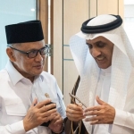 Menteri Haji dan Umrah Dr KH Mochamad Irfan Yusuf alias Gus Irfan saaat bertemu uta Besar Arab Saudi untuk Indonesia H E Faisal Bin Abdullah H. Amodi di Kantor Kedutaan Besar Arab Saudi Jakarta, Senin (3/11/2025). Foto: Dok Humas Kemenhaj