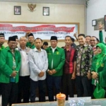 Ahmad Nadir dan jajaran pengurus  PPP Gresik usai menyerahkan berkas verifikasi parpol di KPUD. 