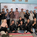 Para pengurus PWI Sumenep foto bersama usai tasyakuran HPN 2025.