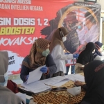 
Vaksinasi BIN Jawa Timur dengan Dinkes Jombang di Kantor Desa Sembung.
