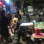 Polres Lumajang saat menggelar patroli di beberapa titik rawan kejahatan. Foto: Ist.