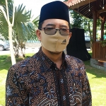 Drs. Abdul Haris, M.Pd., Kepala Kantor Kemenag Bangkalan saat memberikan penjelasan kepada BANGSAONLINE.com di Pendopo Agung Bangkalan, Kamis (4/6/2020).