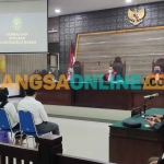 Sidang putusan kasus gagal ginjal akut di PN Kota Kediri. Foto: MUJI HARJITA/ BANGSAONLINE