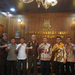 Penandatanganan perjanjian kerja sama yang berfokus pada penanganan permasalahan hukum di bidang Perdata dan Tata Usaha Negara. 