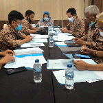 Sejumlah peserta saat Uji Kompetensi Wartawan (UKW). Foto: SYUHUD/ BANGSAONLINE.com