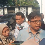 Komisioner KPU, Idham Holik saat memberi keterangan pada awak media (dok. RRI)