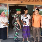 Warga Tanah Merah Laok, Bangkalan, saat mendatangi Kantor Pemkab Bangkalan.