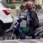 Tangkapan layar video viral pria pamerkan alat kelaminnya di depan Icon Mall Gresik