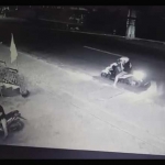 Cuplikan rekaman CCTV saat pelaku curanmor beraksi.