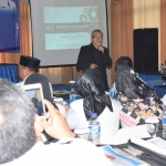 Bambang Suyono, seorang trainer saat menyampaikan materi.