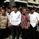 Sekretaris Jenderal PBNU, Helmi Faishal Zaini, saat mendatangi Gereja Santa Maria Tak Bercela (SMTB) di Ngagel Surabaya, Senin (14/5).