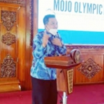 Amin Wachid, Kepala Disdikbud Kota Mojokerto saat memberikan arahan kepada para wali murid di acara Mojo Olympics Festival.