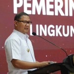Pj Wali Kota Batu saat memberi sambutan.
