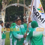 Gubernur Khofifah saat melepas Kontingen Fornas VIII di Gedung Negara Grahadi, Surabaya. Foto: DEVI FITRI AFRIYANTI/BANGSAONLINE

