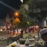 Tangkapan layar video keributan yang melibatkan dua kelompok pemuda di Rengel, Tuban