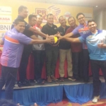 Wakil Direktur Proliga 2019 Regi Nelwan bersama perwakilan tim 8 besar bola voli Proliga 2019. Foto: ARIF KURNIAWAN/BANGSAONLINE