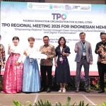 Wali Kota Batu saat sesi foto bersama di TPO 2025.