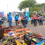 Suasana apel serentak 2.281 personel di seluruh Unit Pelaksana Pelayanan Pelanggan se-Jawa Timur.