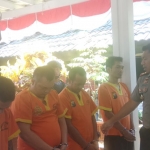 Kapolres AKBP Feby Hutagalung didampingi Kasatnarkoba Iptu Khusen saat konferensi pers. 