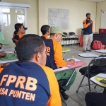 BPBD Kota Batu menggelar kegiatan pemberdayaan masyarakat desa/kelurahan menuju desa tangguh bencana.