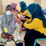 Ibu-ibu di Kota Kediri saat menjalani Vaksinasi Booster Kedua. Foto: Ist