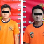Dua pelaku pencurian kabel telepon saat diamankan polisi.