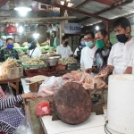 Suasana saat inspeksi mendadak di Pasar Baru, Kota Probolinggo.