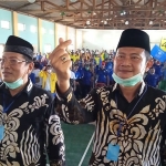 Pasangan Yuhronur Efendi-K.H. Abdul Rouf (Yesbro) saat konsolidasi bersama partai pengusung. (foto: ist).