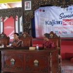 Seminar mengkaji senjata bedhil yang digelar Disbudpar Kabupaten Bangkalan, bertempat di Pendopo Pratanu, Senin (15/12/2025).