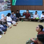 Mahasiswa Unair saat berkunjung ke PCNU Surabaya.