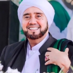 Al-Habib Syech bin Abdul Qodir As-Segaf yang populer dengan panggilan Habib Syech mengaku netral dalam Pilpres 2024. Ia bahkan menyatakan bahwa yang ikut kampanye itu gila dunia. Foto: facebook