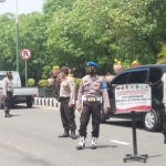 Petugas gabungan saat menggelar operasi yustisi. foto: ist.