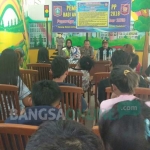 15 remaja yang terciduk saat razia mendapatkan pembinaan. foto: NOVIAN/ BANGSAONLINE