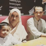 Mellya Juniarti bersama putranya dan Ustad Abdus Somad. foto: instagram/ liputan6.com