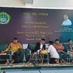 Dari kiri ke kanan: Dr. KH. As