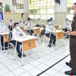 Kepala Kejaksaan Negeri (Kajari) Tanjung Perak, I Ketut Kasna Dedi sedang menyampaikan materinya.