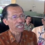 Bupati Magetan Suprawoto memberikan keterangan usai audiensi di Mako Satpol PP Magetan. 