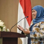 Gubernur Jawa Timur, Khofifah Indar Parawansa, saat memberi sambutan.
