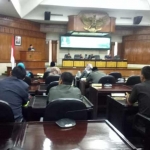 Bupati Tuban Fathul Huda saat menyampaikan pengantar nota keuangan LKPj.