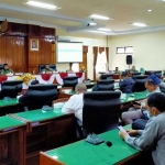 Rapat paripurna di gedung DPRD Trenggalek. foto: HERMAN/ BANGSAONLINE