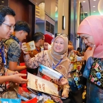 Gubernur Khofifah saat Misi Dagang Jatim  di Semarang.
