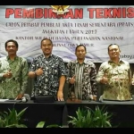 6 Camat usai mengikuti bimtek calon PPATS. foto: AHMAD/ BANGSAONLINE