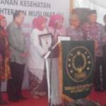 Acara tasyakuran atas dianugerahkannya ISO 9001 dan penghargaan dari MURI kepada Klinik Hemodialis Muslimat NU Cipta Husada, Ahad (10/1/2016). foto: BANGSAONLINE