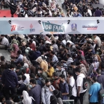 Para pencari kerja memadati Grand City Convex, Surabaya, untuk mengikuti Job Fair Tahun 2022.