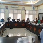 Rapat antara Komisi D DPRD Kabupaten Bangkalan dengan rumah sakit swasta di ruang Banggar, Jum